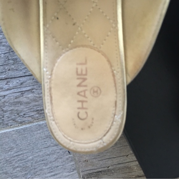 CHANEL gold metallic mule. Size 39. - Picture 4 of 16